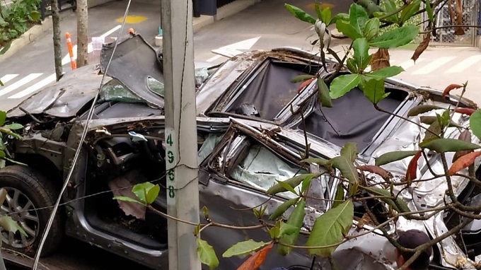 ¡Otro! Un hombre murió tras caer su camioneta de un cuarto piso en Sabaneta, al parecer había ingerido alcohol