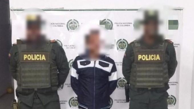 A este sujeto lo cogieron para que responda por la presunta violación de un niño 1 presunto violador capturado