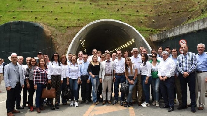 Luis Pérez y Federico Gutiérrez visitaron el Túnel de Oriente, que ultima detalles para su apertura a los antioqueños