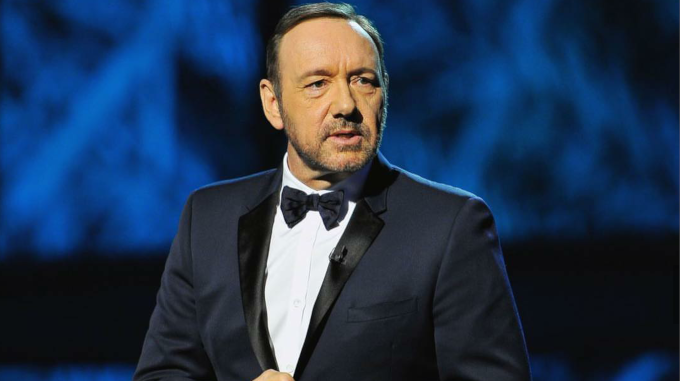 Muere masajista que acusó a Kevin Spacey de agresión sexual