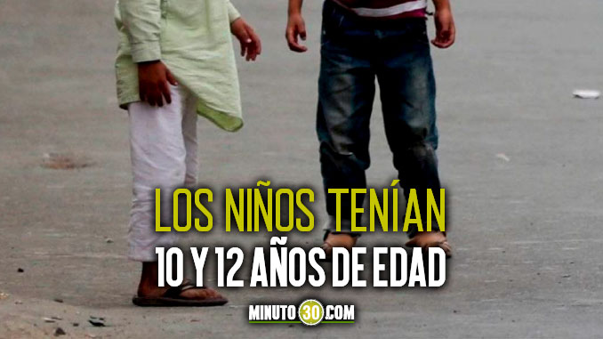 ¡Terrible! Dos niños hicieron sus ‘necesidades’ en la calle y la comunidad los mató a golpes