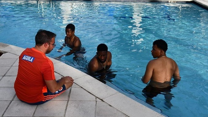Seleccion Colombia en trabajos de recuperacion en piscina (Copiar)