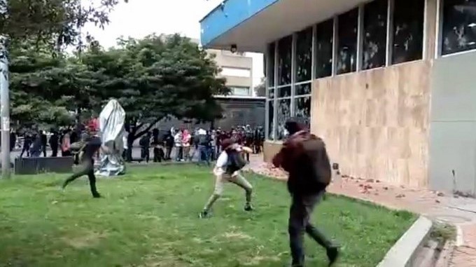 Líder estudiantil asegura que no sabe quiénes están detrás de los actos vandálicos en la capital del país