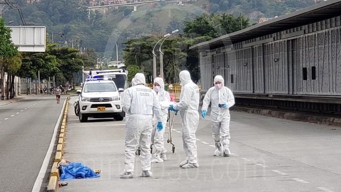 EN FOTOS: En trágico accidente un peatón murió al ser arrollado en el carril exclusivo del Metroplús