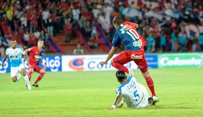 “Para pelear se necesitan dos”, Andrés Ricaurte habló sobre los reclamos de la hinchada del DIM
