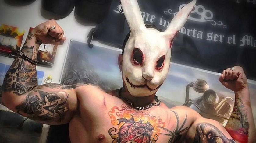 ¡Insolente!: Al colombiano que se hace llamar el ‘Carnicero tatuador’ le hallaron un cuchillo al ingresar a la cárcel