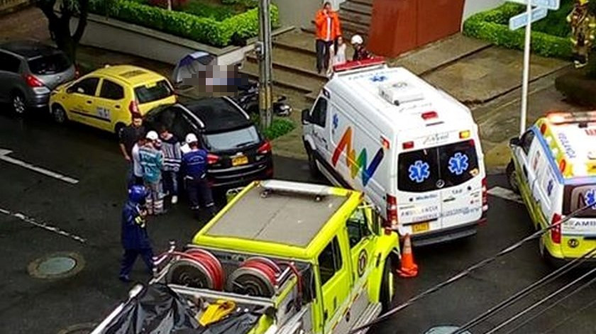 EN FOTOS: ¡Trágico accidente! Motociclista murió en Laureles en colisión contra una camioneta