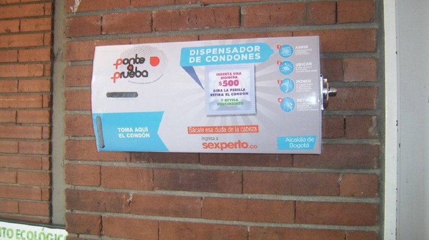 185 dispensadores de condones serán instalados en parques, universidades y discotecas de Bogotá