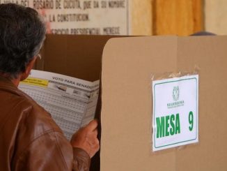 ¡Pilas! Para este domingo está prohibido el uso de celulares y cámaras en los puestos de votación 1 Puesto de votacion Colombia imagen ilustrativa