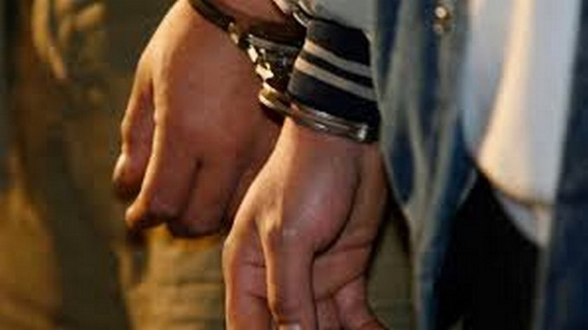 ¡Vergonzoso! Capturaron a un hombre y a una mujer que se ‘encendieron’ a palo y a ‘cascazos’ en Carpinelo 1 Capturados con droga