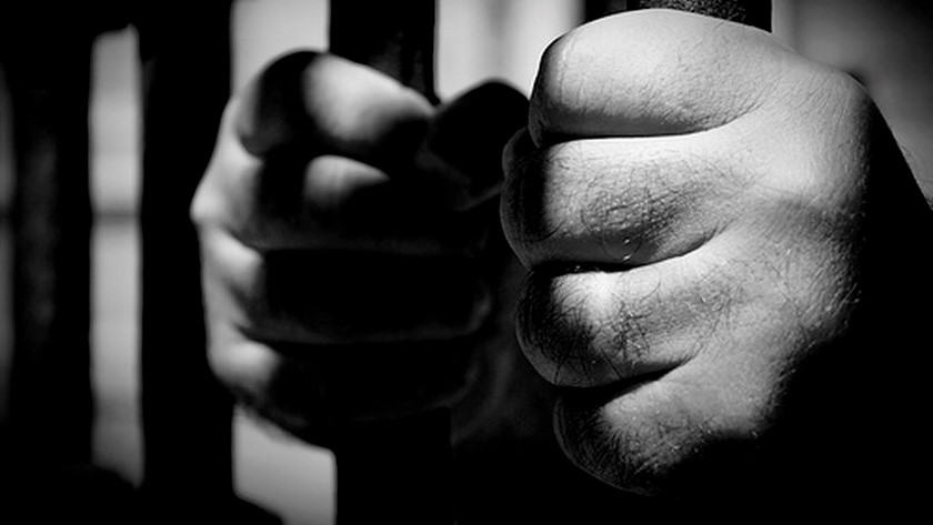 9 años de prisión para un sujeto que manoseó a una niña de 11 años en un bus de Caldas 1 rejas app