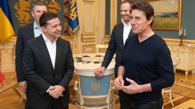 VIDEO: Así respondió Tom Cruise al piropo que le hizo el presidente de Ucrania