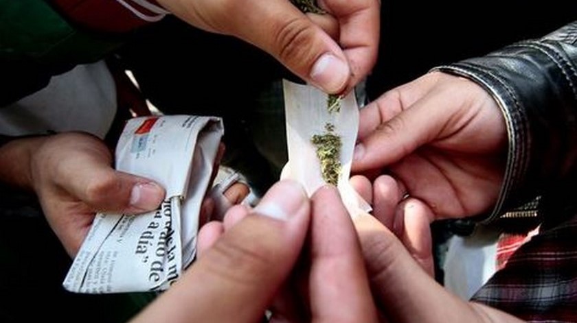 Capturados por la Policía portando droga en Medellín: Marihuana y bazuco