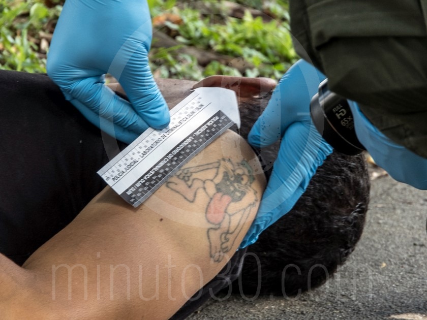 Fotos: Un hombre al parecer se cayó mientras caminaba por La Aguacatala y falleció en el andén 6 DSCN5090