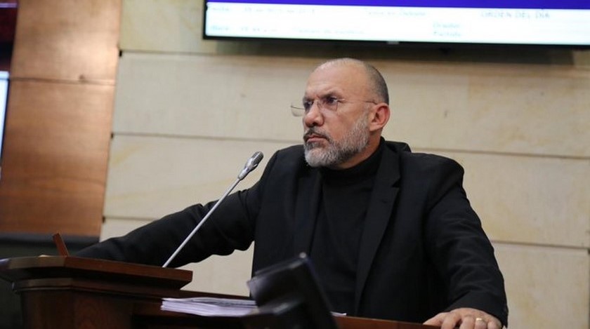 Después de más de 12 años, Roy Barreras renunció a la ‘U’ y propuso revocatoria de Iván Duque