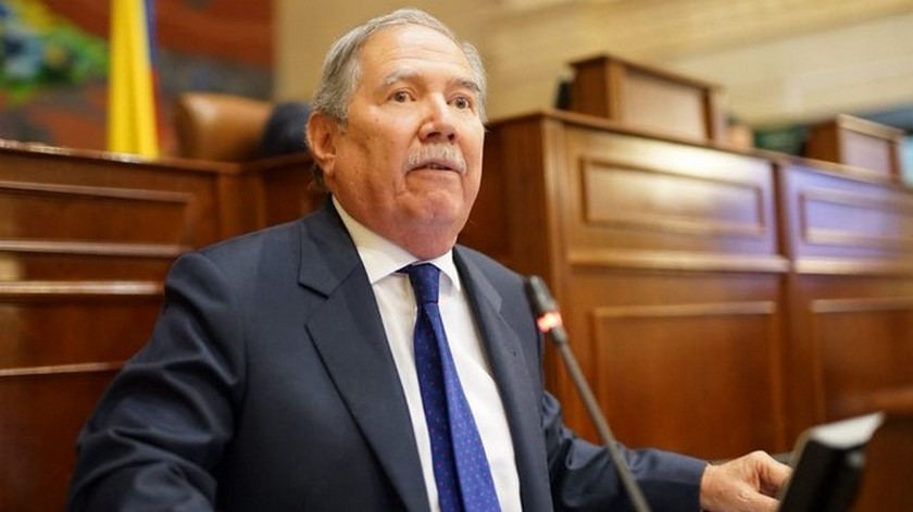 7 niños murieron en un bombardeo del Ejército: Grave denuncia en debate contra el ministro de Defensa 