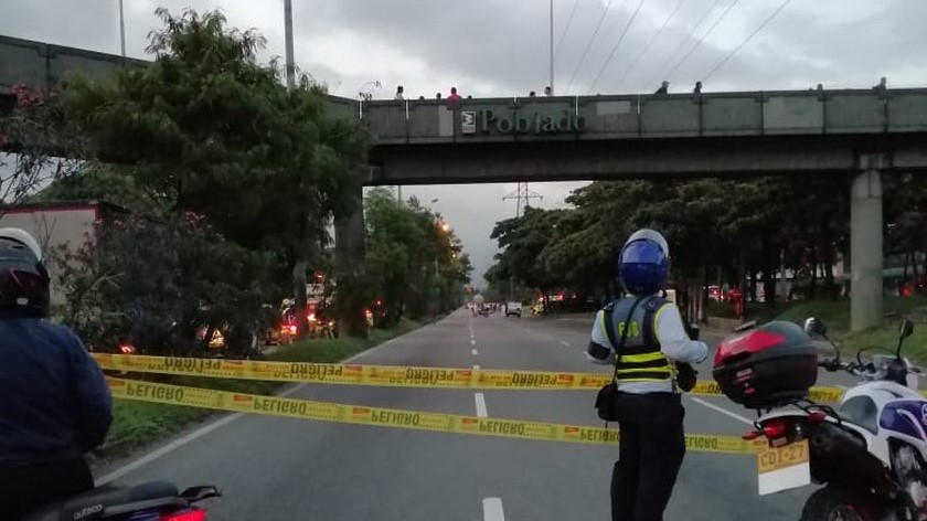 FOTO: ¡Terrible! Un motociclista murió en la Regional en un accidente con un camión