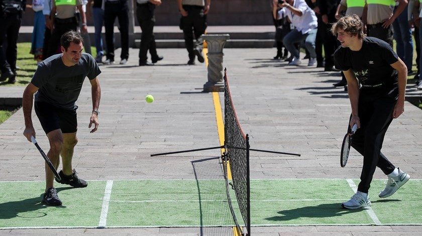 FOTOS: ¡Ovacionado! Federer juega con Zverev en "la Mitad del Mundo" 1 federer quito h