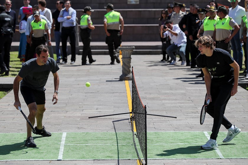 FOTOS: ¡Ovacionado! Federer juega con Zverev en "la Mitad del Mundo" 2 federer quito1
