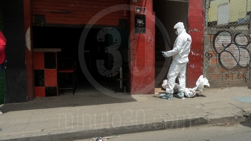 FOTOS: Encontraron a un menor de edad muerto en una residencia del centro de Medellín 11 homicio menor de edad en el centro de medell%C3%ADn 2