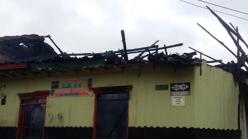 FOTOS: Incendio en Sonsón dejó pérdidas millonarias en una carpintería