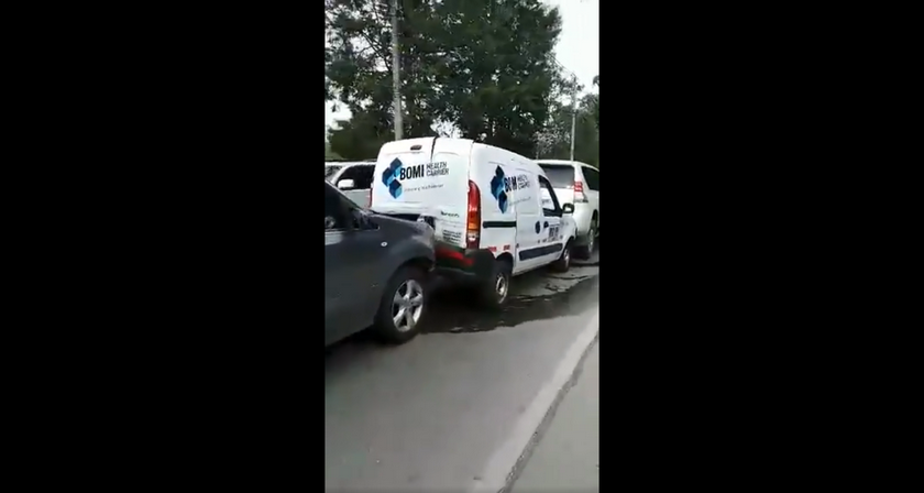 Videos: Aparatoso accidente entre al menos cuatro carros y una motocicleta en Llanogrande