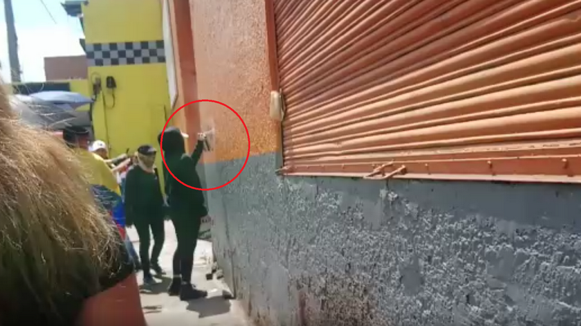 EN VIDEO: ¡Sin ‘capucha’ y sin daños! La ciudadanía defiende de “los desubicados” el patrimonio público de Medellín