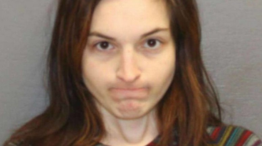 ¡Insólito! Se le metió a la casa a su exnovio y con un machete lo obligó a tener sexo con ella