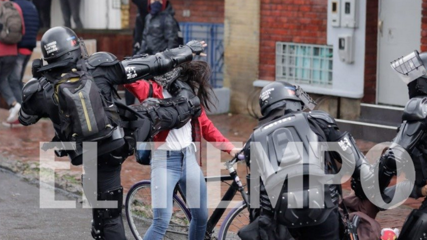EN VIDEO. Patadas y descontrol: la escena completa de una de las imágenes virales del paro