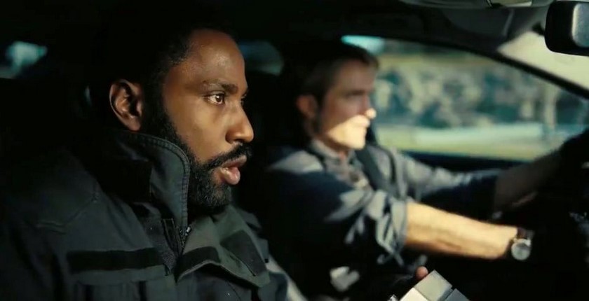 Tenet va a salas de cine con riesgo