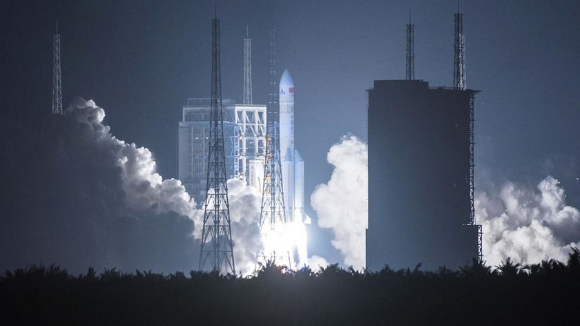 China lanzó con éxito el potente cohete Larga Marcha-5, etapa crucial para su misión a Marte del 2020