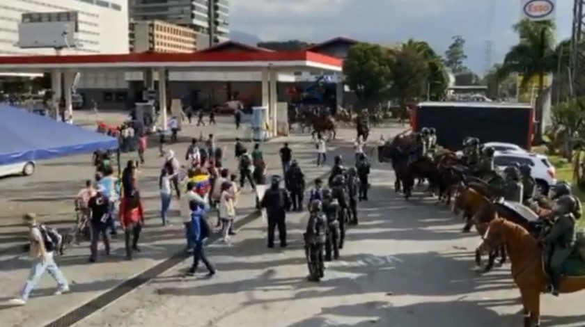 Manifestantes dejaron de obstaculizar la Regional porque autoridades ordenaron intervención del ESMAD