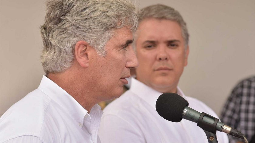 Duque confirmó la salida de su actual ministro de Salud, Juan Pablo Uribe, y designó un encargado