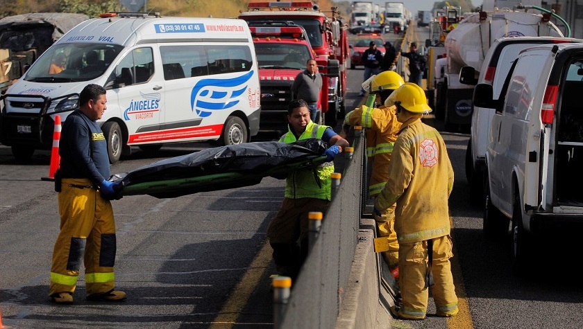 14 muertos, algunos calcinados, tras accidente de carretera en Jalisco, México