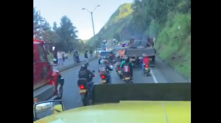 EN VIDEO: Una persona perdió la vida en accidente de tránsito en la Medellín- Bogotá, a la altura de Copacabana