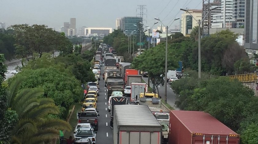 ¡Atención! La Regional bloqueada y el Metro con operación parcial, movilidad en Medellín complicada por marchas