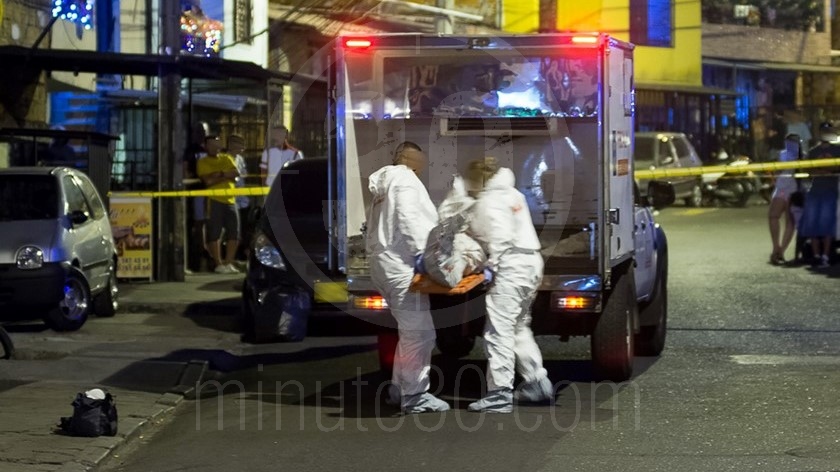 EN FOTOS Y VIDEOS: Se escucharon varios disparos, cuando salieron a ver encontraron un muerto en plena calle 13 homicidio en Enciso 27 12 2019 1
