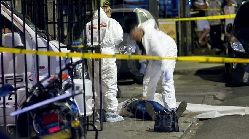 EN FOTOS Y VIDEOS: Se escucharon varios disparos, cuando salieron a ver encontraron un muerto en plena calle 4 homicidio en Enciso 27 12 2019 4