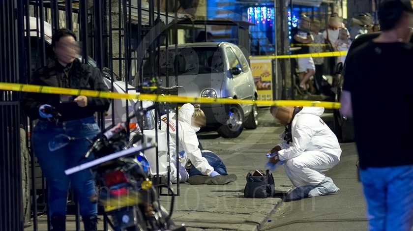 EN FOTOS Y VIDEOS: Se escucharon varios disparos, cuando salieron a ver encontraron un muerto en plena calle 5 homicidio en Enciso 27 12 2019 5
