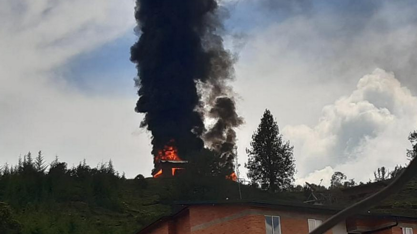 EN FOTOS: Incendio de grandes proporciones en una ‘caseta’ de El Retiro