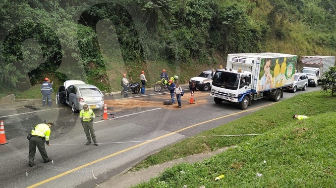 accidente variante Caldas
