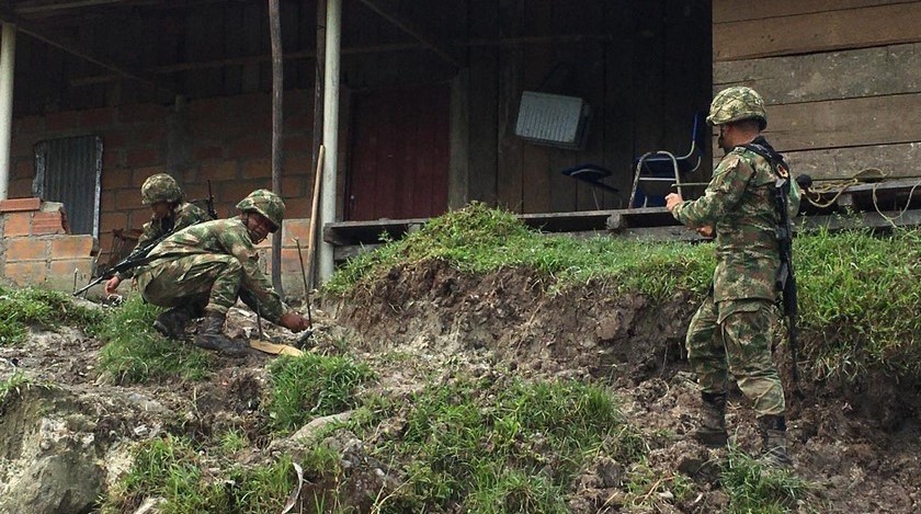 Ejército frustró un atentado terrorista que iban a perpetrar integrantes del Clan del Golfo en Tarazá 1 Ejercito de Colombia Neutralizan accion terrorista