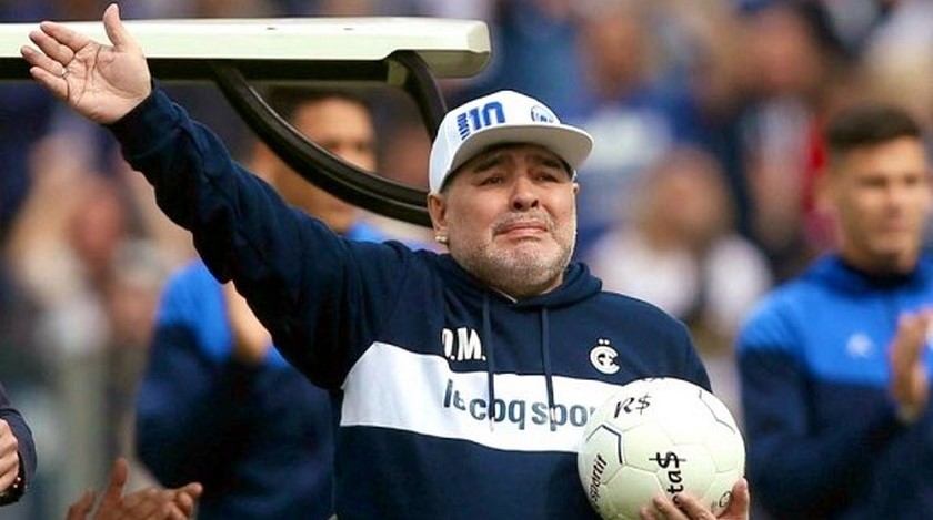 “¡Me saludó Maradona!” Revelan el emotivo y último video de Diego con vida, saludando a un niño 1 Diego Maradona tecnico Gimnasia y Esgrima Argentina