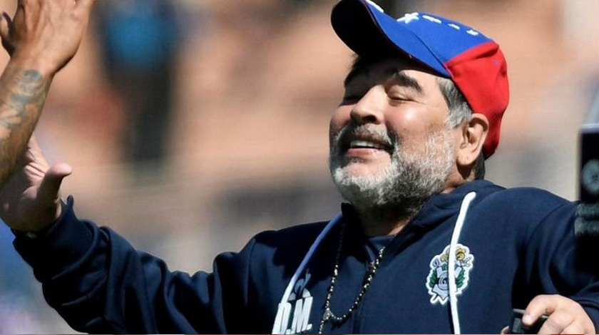 Maradona evoluciona sin complicaciones y no tendrá secuelas, según su médico