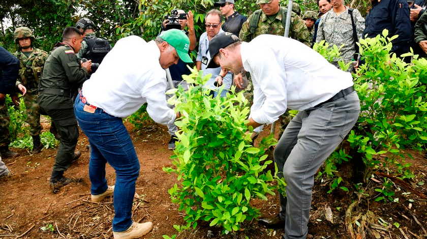 EEUU invertirá 5.000 millones de dólares en territorios afectados por el narcotráfico en Colombia 1 Estados Unidos y Colombia