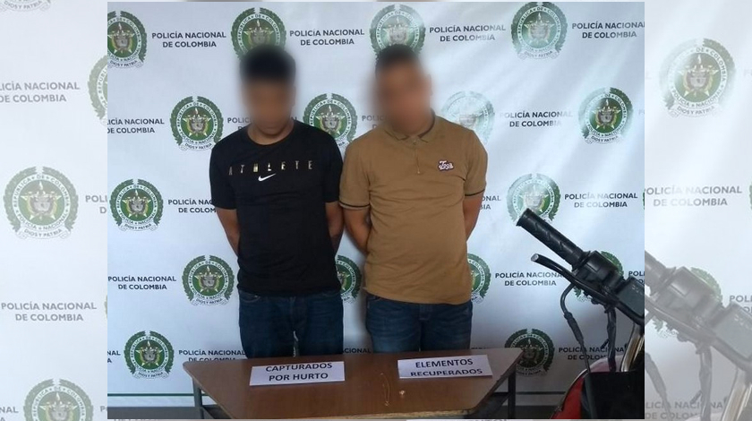 ¡Qué 'joyitas'! Se robaron una cadena, un dije y un anillo de oro, pero la Policía los cogió cuadras más adelante 1 Ladrones roban joyas de oro en Medellin