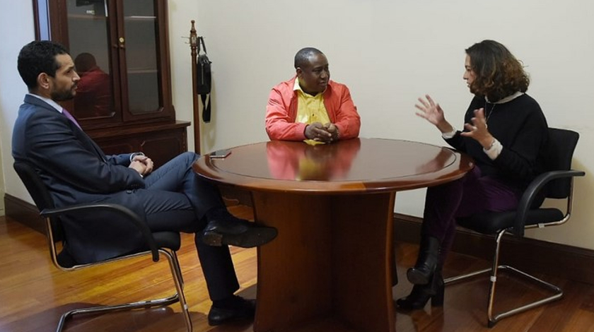 Leyner Palacios con la ministra del Interior Colombia