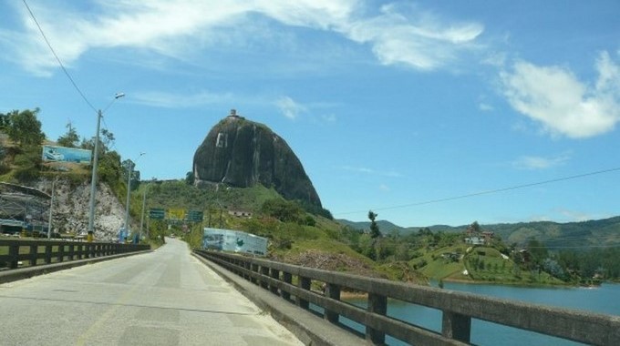 Policía aprehendió a Joven de 16 años con marihuana y heroína en El Peñol.