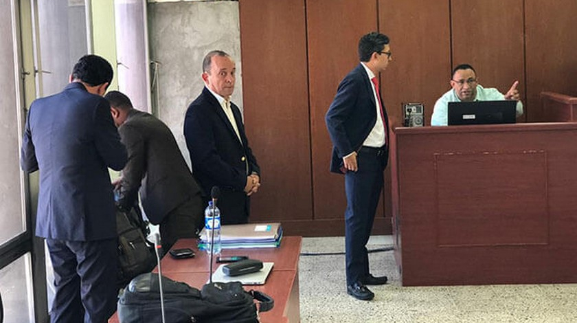 Defensor de Santiago Uribe Vélez asegura que las acusaciones son una retaliación contra su hermano 1 Santiago Uribe Velez en juicio