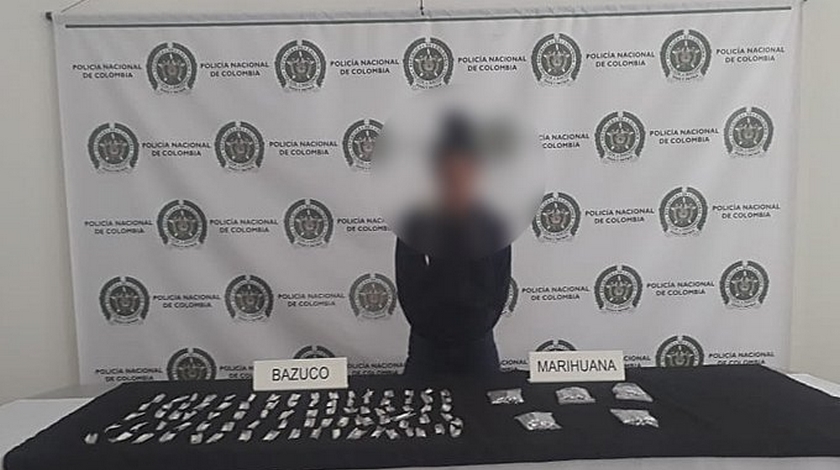 Foto: ¡Llegó a delinquir! Autoridades capturaron a una mujer extranjera 'llena de vicio' en el centro de Medellín 1 capturada con droga